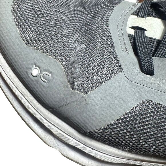 On Running Charcoal and White Athletic Shoes women’s 9.5 - Picture 9 of 9